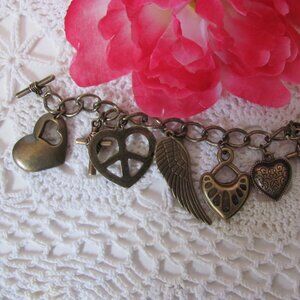 Angel  WiNGS Charm Bracelet Brand New